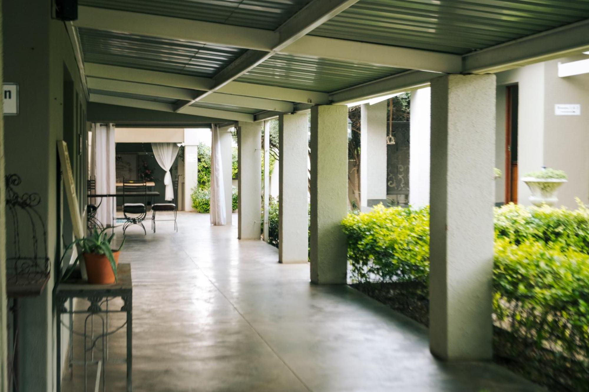 Villa Brocant Guest House Vryburg Exterior foto