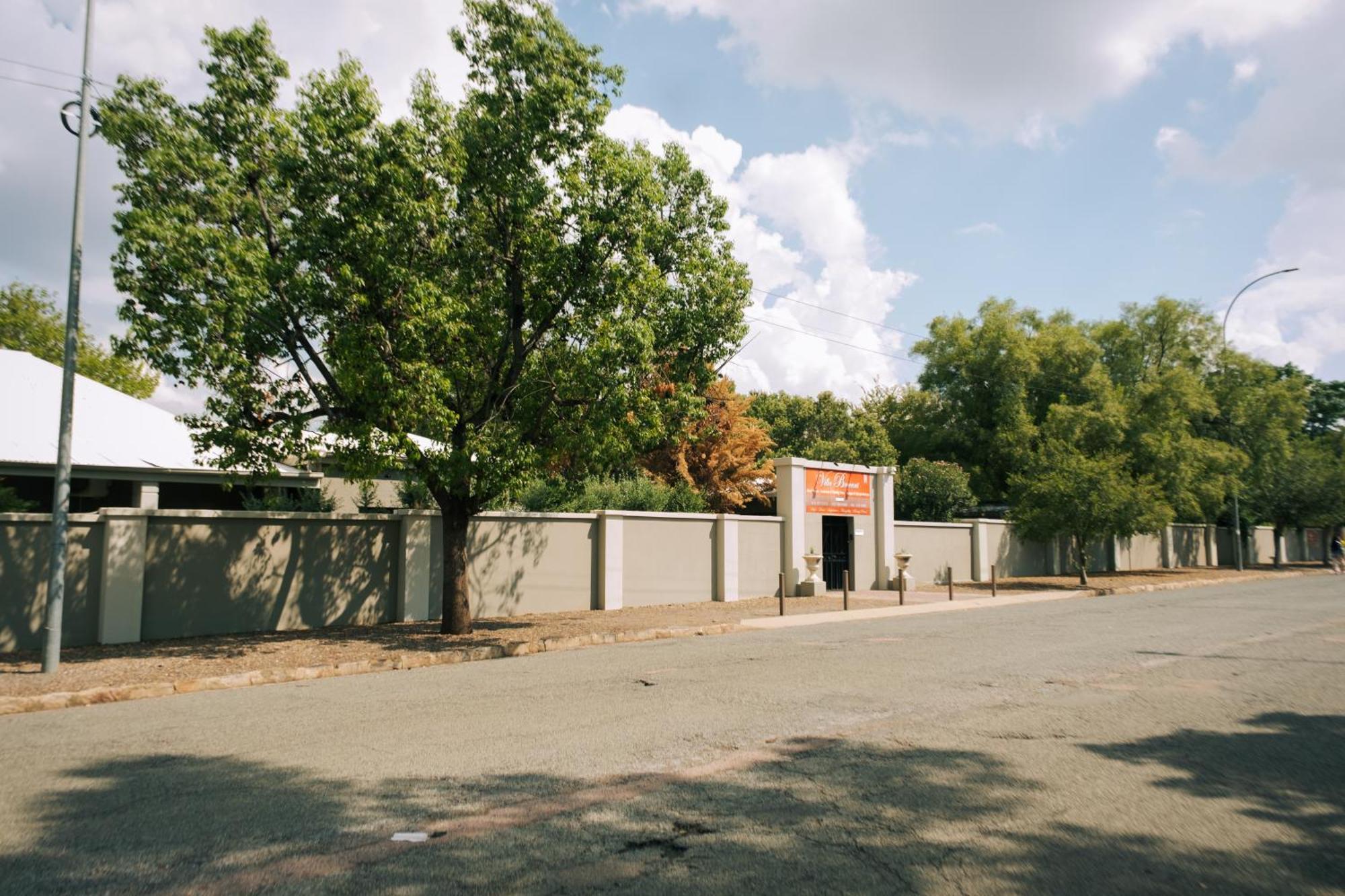 Villa Brocant Guest House Vryburg Exterior foto