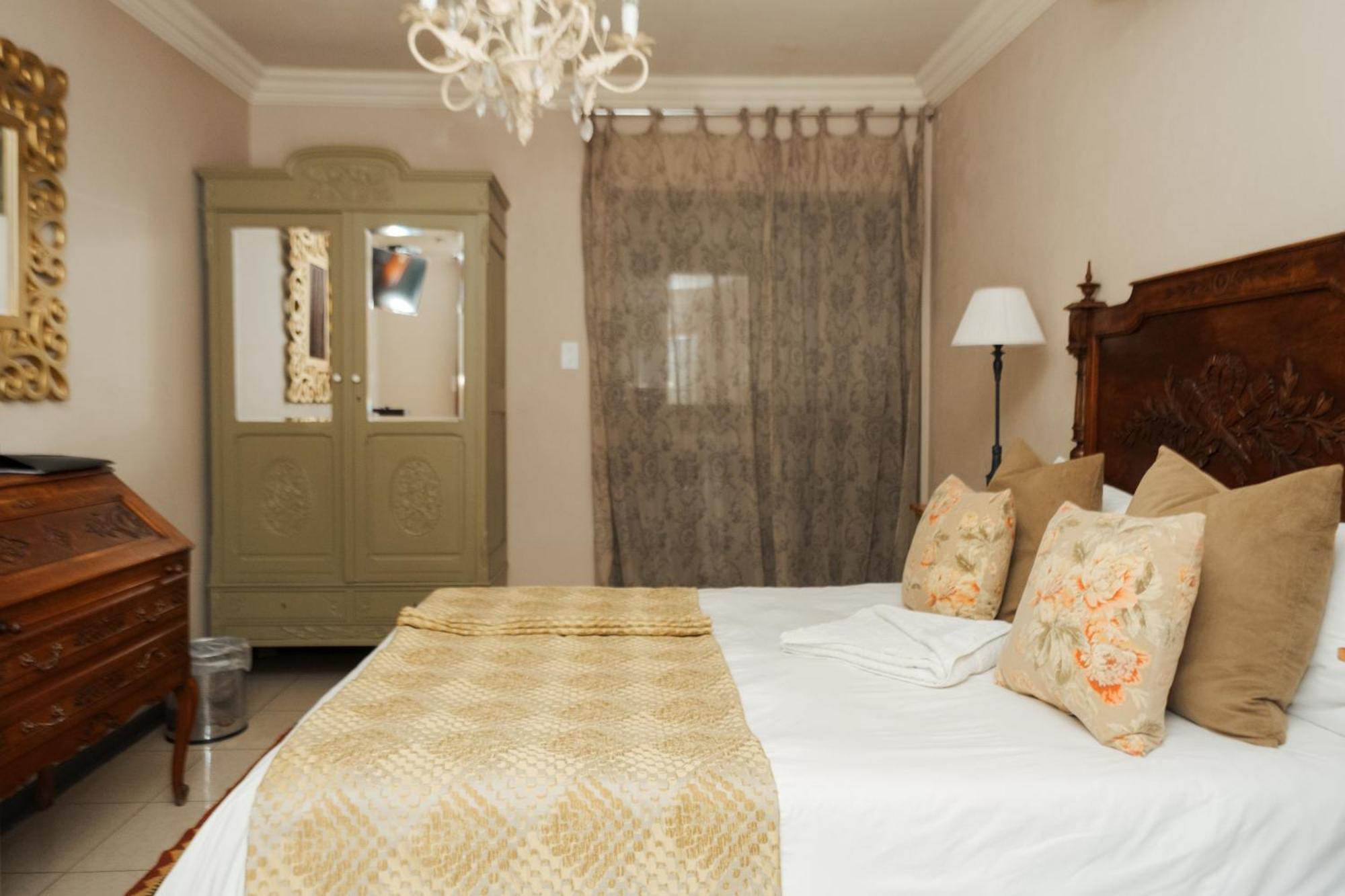 Villa Brocant Guest House Vryburg Exterior foto