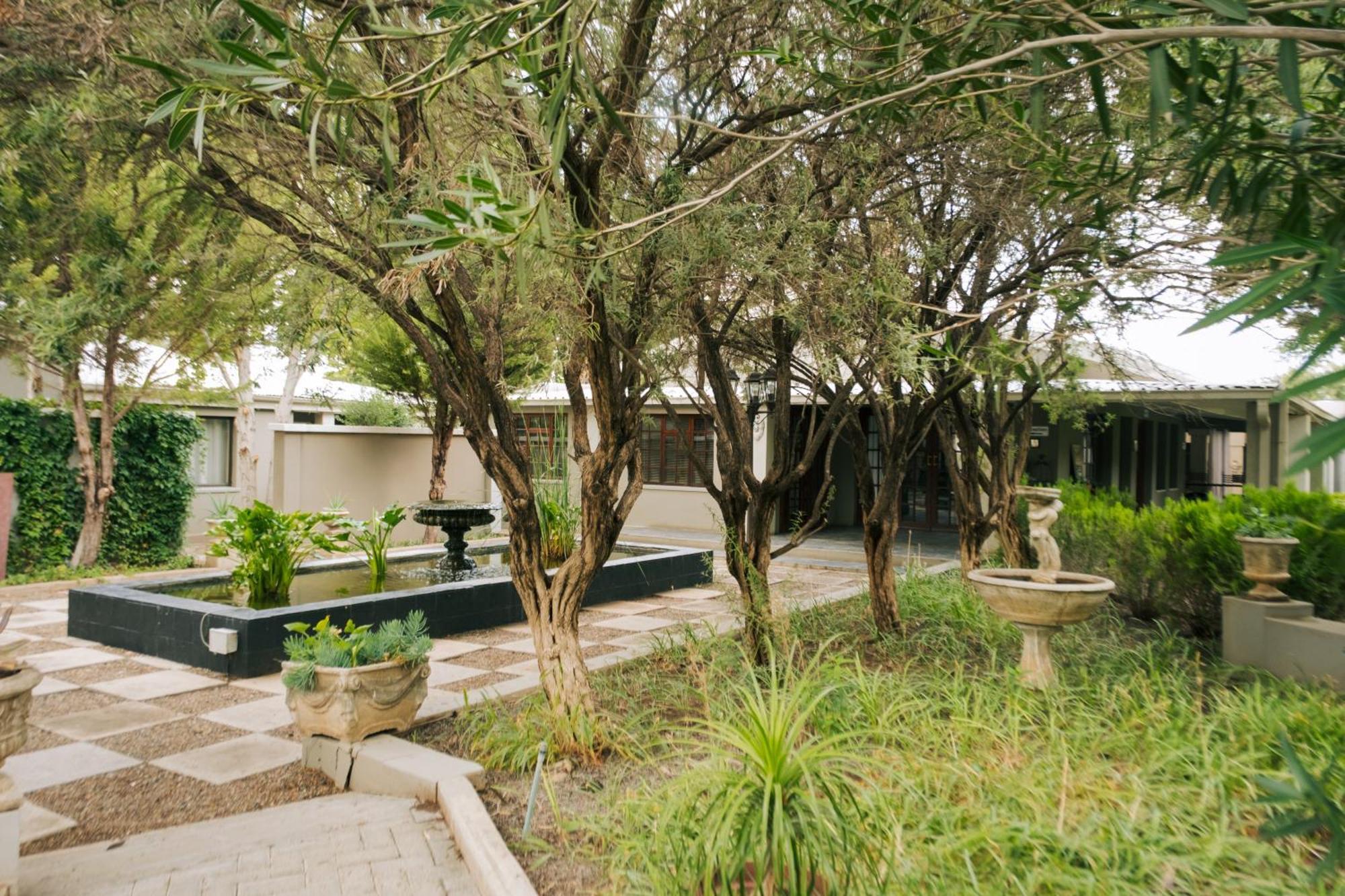 Villa Brocant Guest House Vryburg Exterior foto