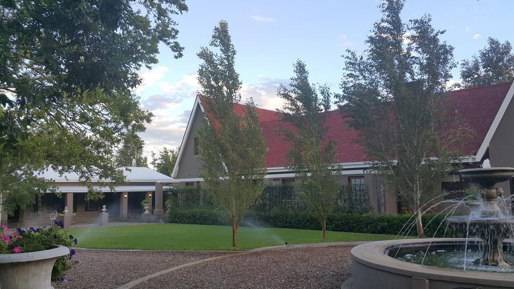Villa Brocant Guest House Vryburg Exterior foto