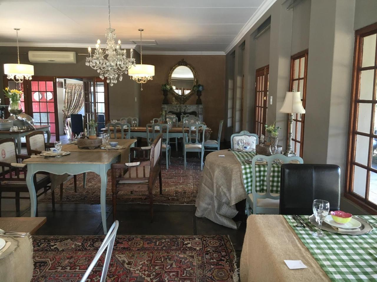 Villa Brocant Guest House Vryburg Exterior foto